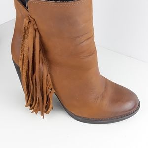 Steve Madden Woodstock Tan Fringe Bootties, Sice 7.5